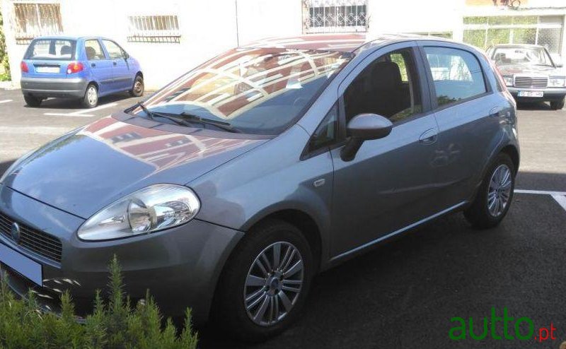 2007' Fiat Punto 70 Jtd Multijet Active photo #1