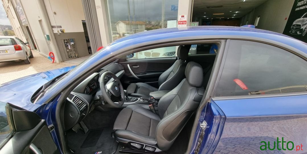 2008' BMW 120 photo #5