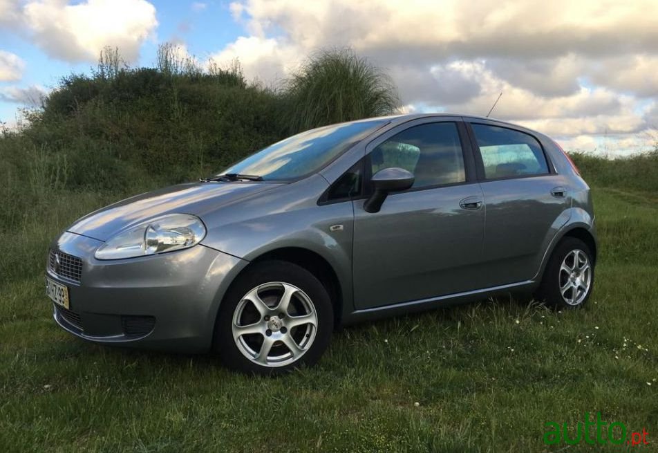 2009' Fiat Grande Punto photo #4