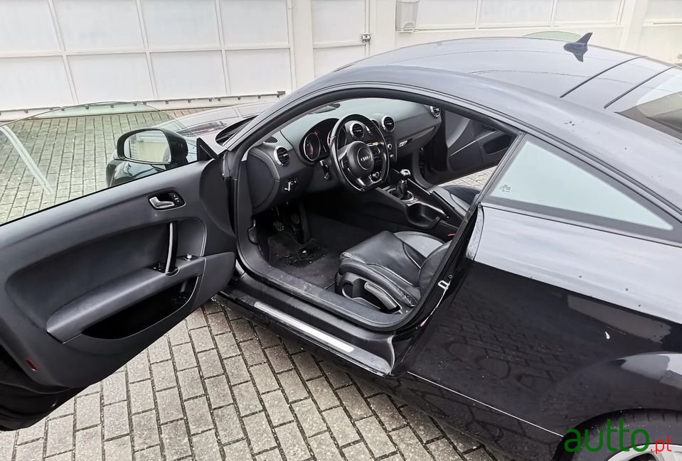 2011' Audi TT photo #4