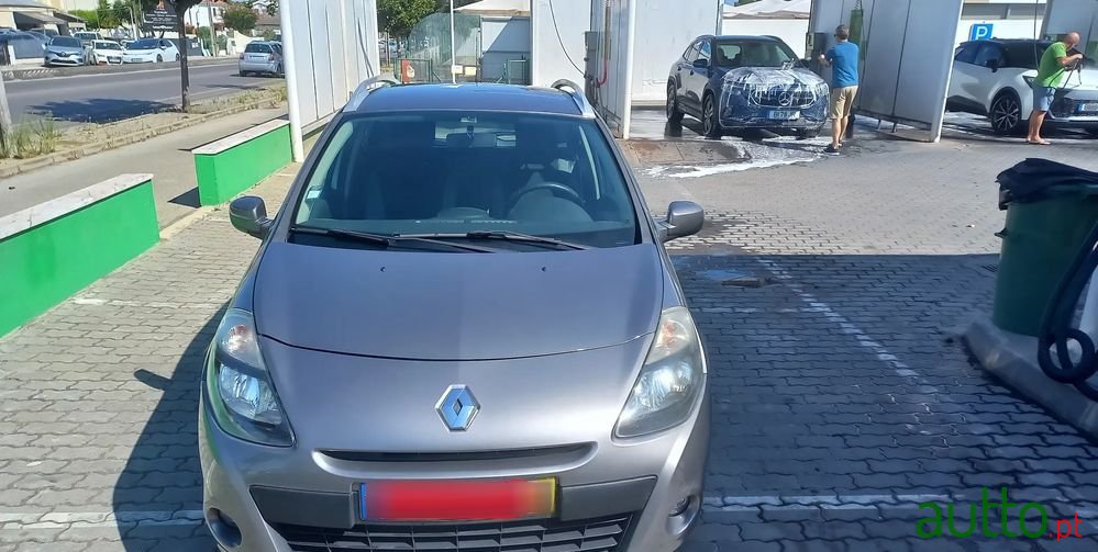 2012' Renault Clio Break photo #4