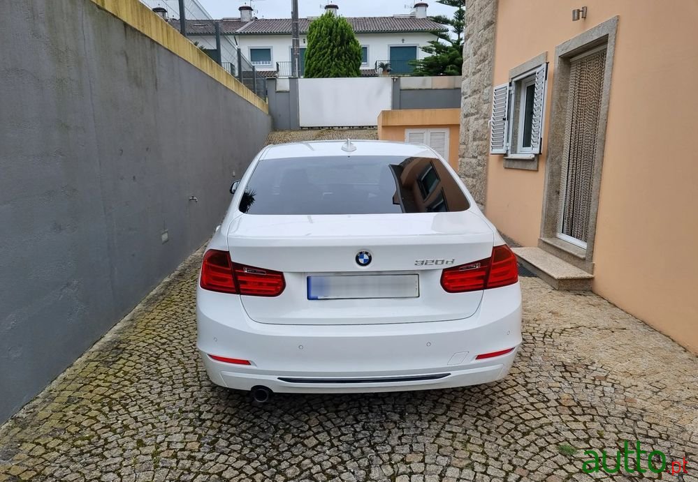 2014' BMW 320 D Auto Line Sport photo #3