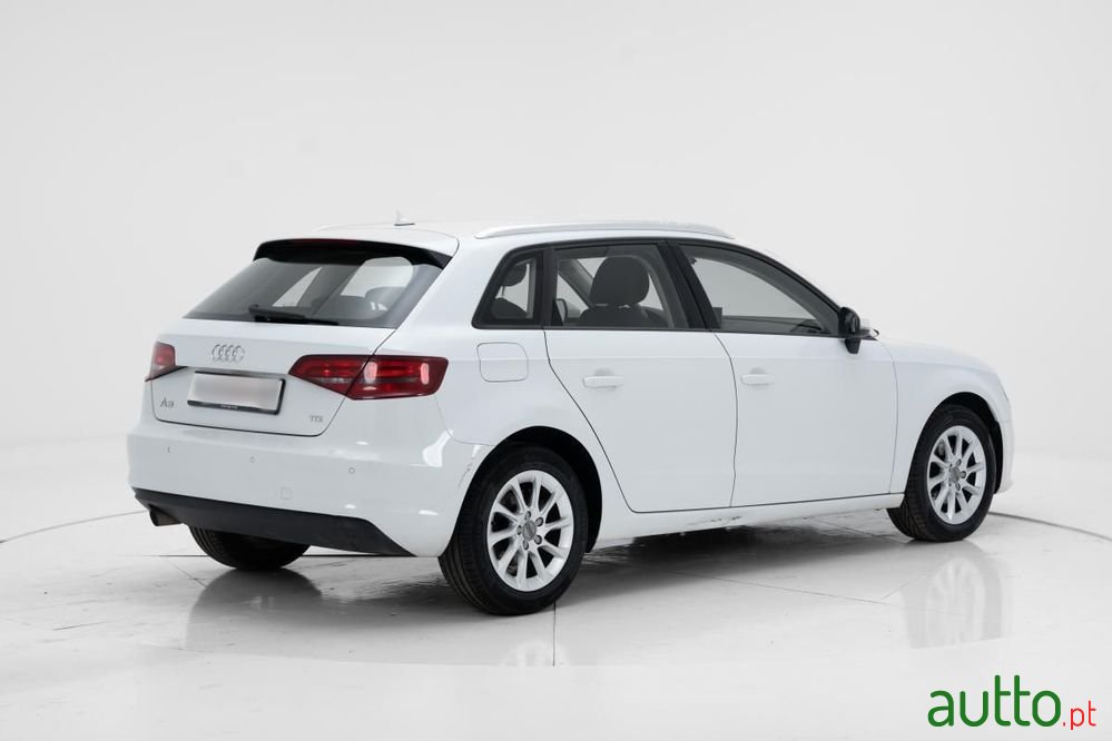 2016' Audi A3 Sportback photo #3