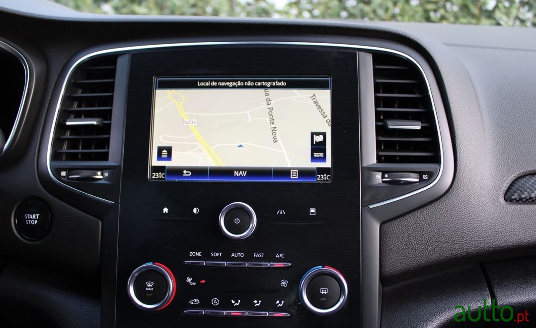 2020' Renault Megane photo #4