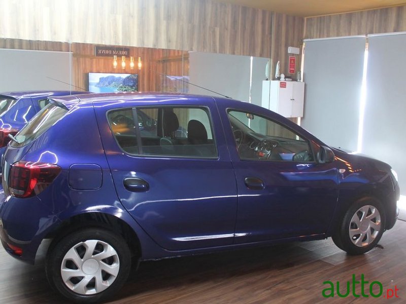 2017' Dacia Sandero photo #5