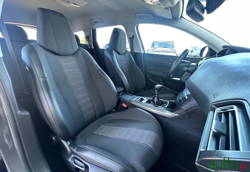 2020' Peugeot 308 Sw photo #3