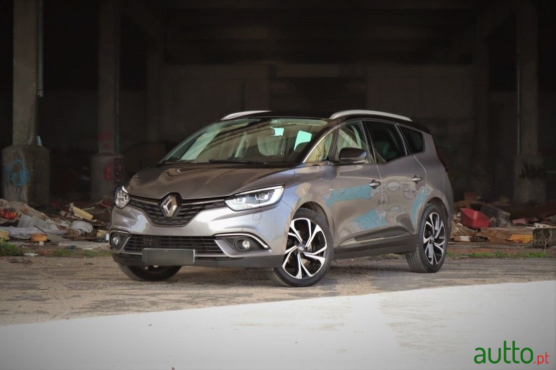 2017' Renault Grand Scenic photo #1