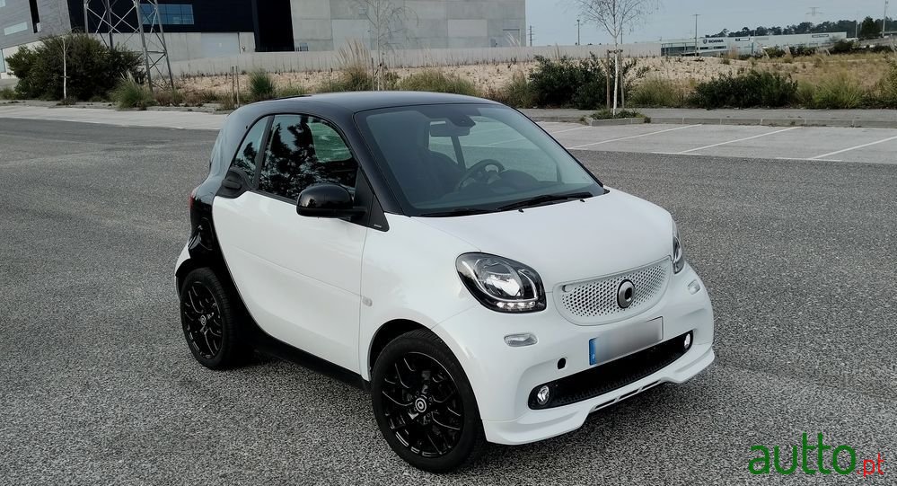 2019' Smart Fortwo photo #1