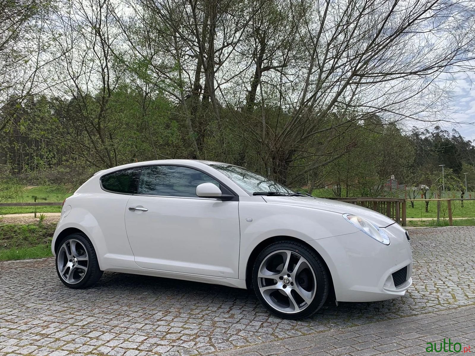 2010' Alfa Romeo MiTo photo #2
