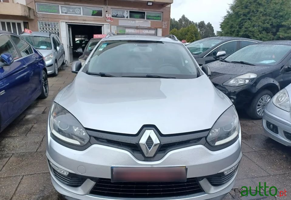 2016' Renault Megane Sport Tourer photo #2