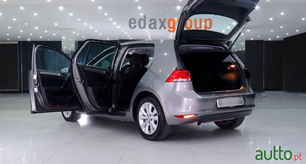 2016' Volkswagen Golf photo #5