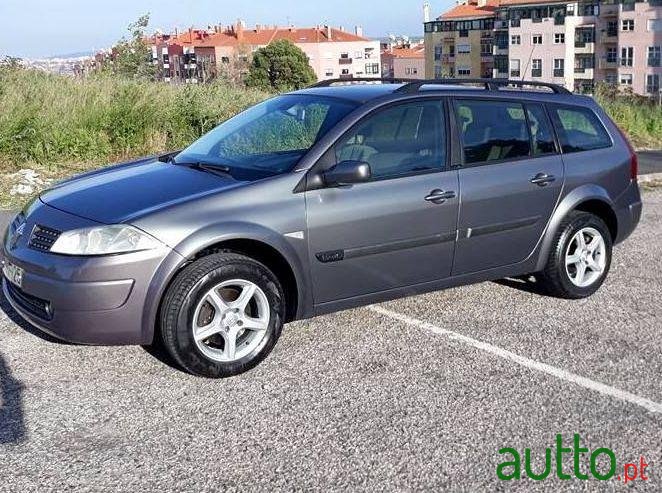 2005' Renault Megane-Break 1.9 Dci Exclusive photo #1