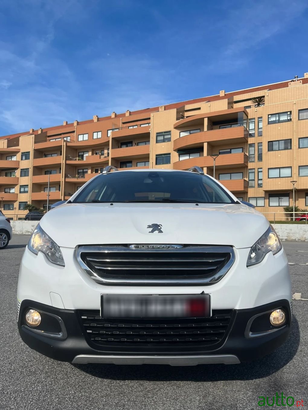 2014' Peugeot 2008 photo #2