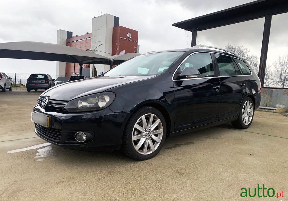 2010' Volkswagen Golf Variant photo #3