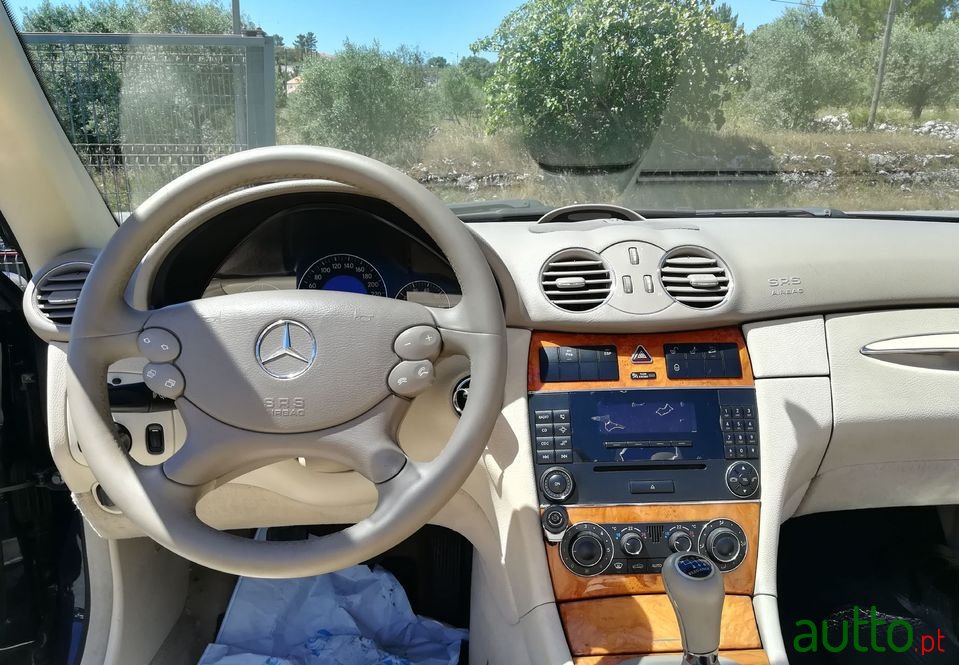 2004' Mercedes-Benz Clk-200 photo #6