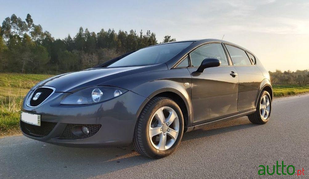 2007' SEAT Leon photo #1