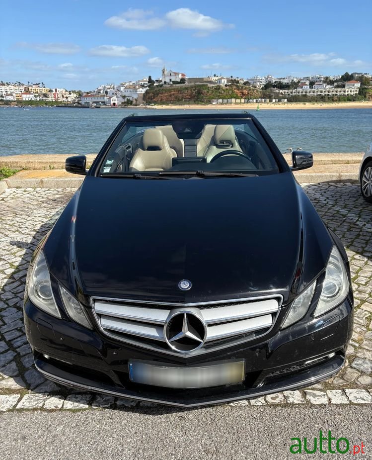 2010' Mercedes-Benz Classe E photo #1