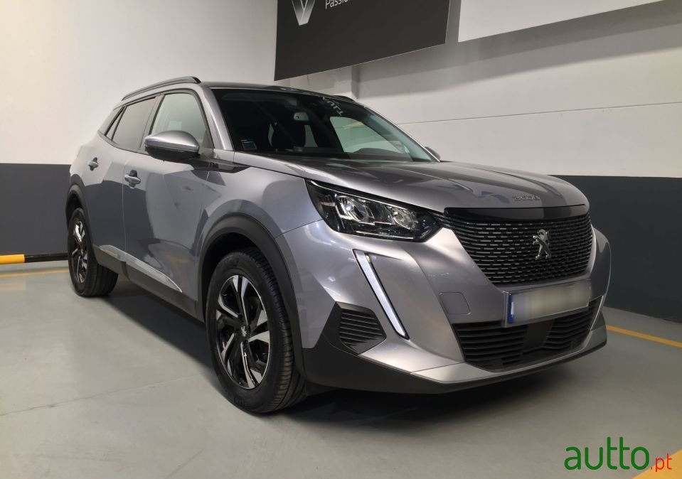 2021' Peugeot 2008 photo #2