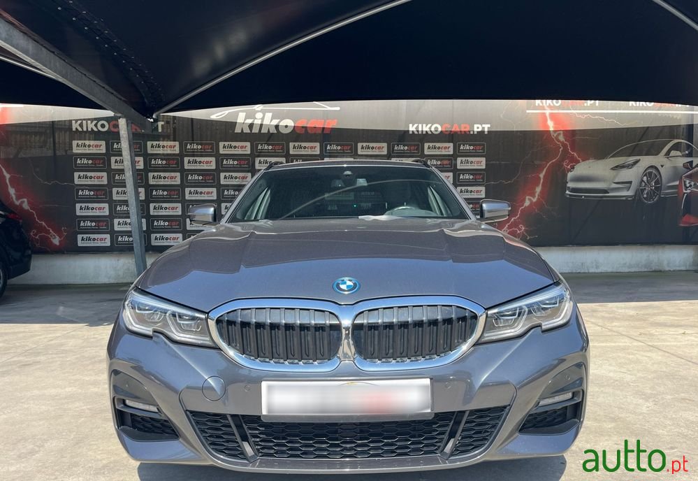 2022' BMW Série 3 photo #2