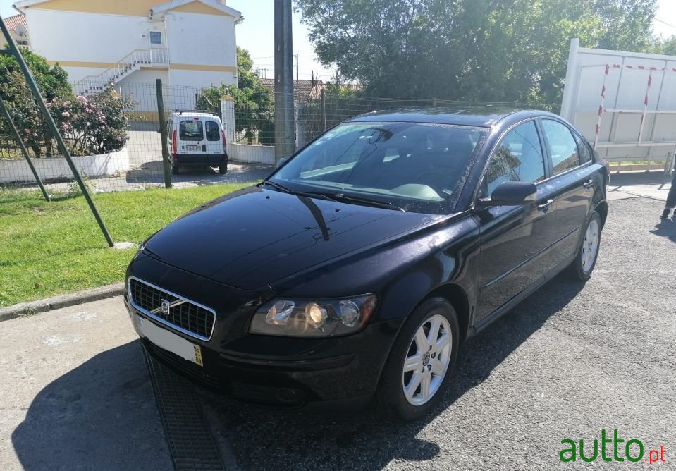 2005' Volvo S40 photo #1