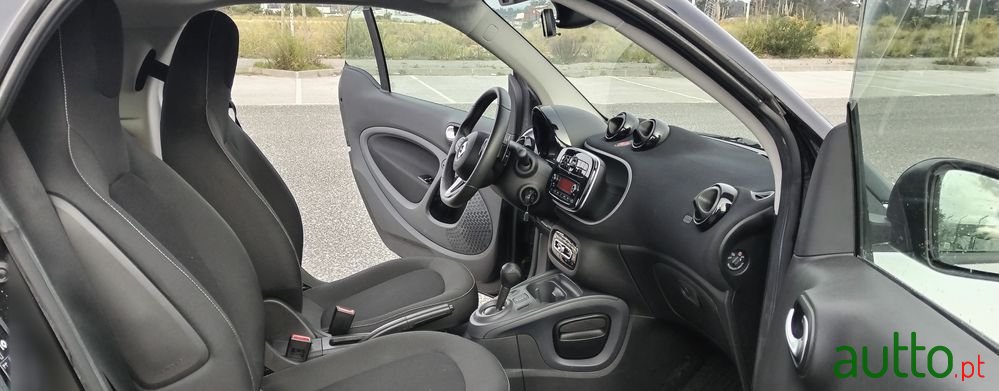 2019' Smart Fortwo photo #4