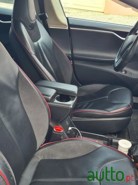 2014' Tesla Model S 85 Perfomance photo #3