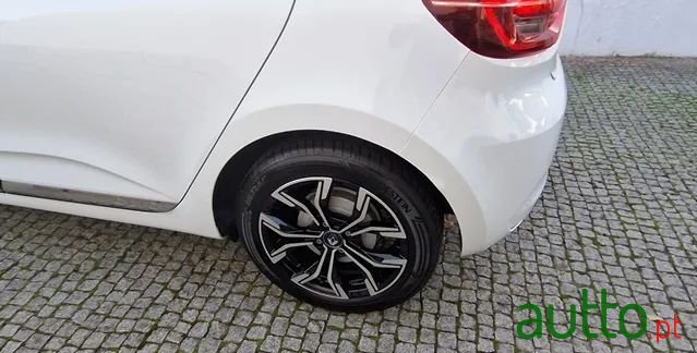 2021' Renault Clio photo #4