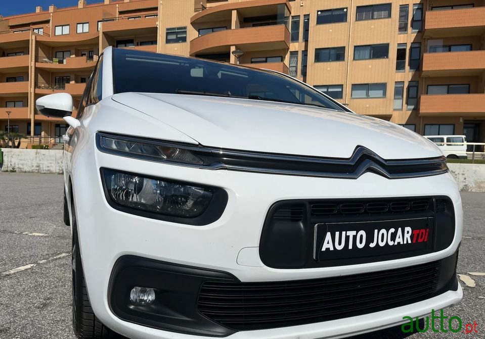 2017' Citroen C4 Picasso photo #3