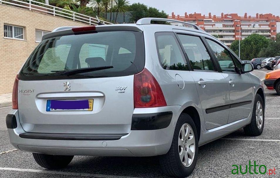 2004' Peugeot 307 Sw photo #3