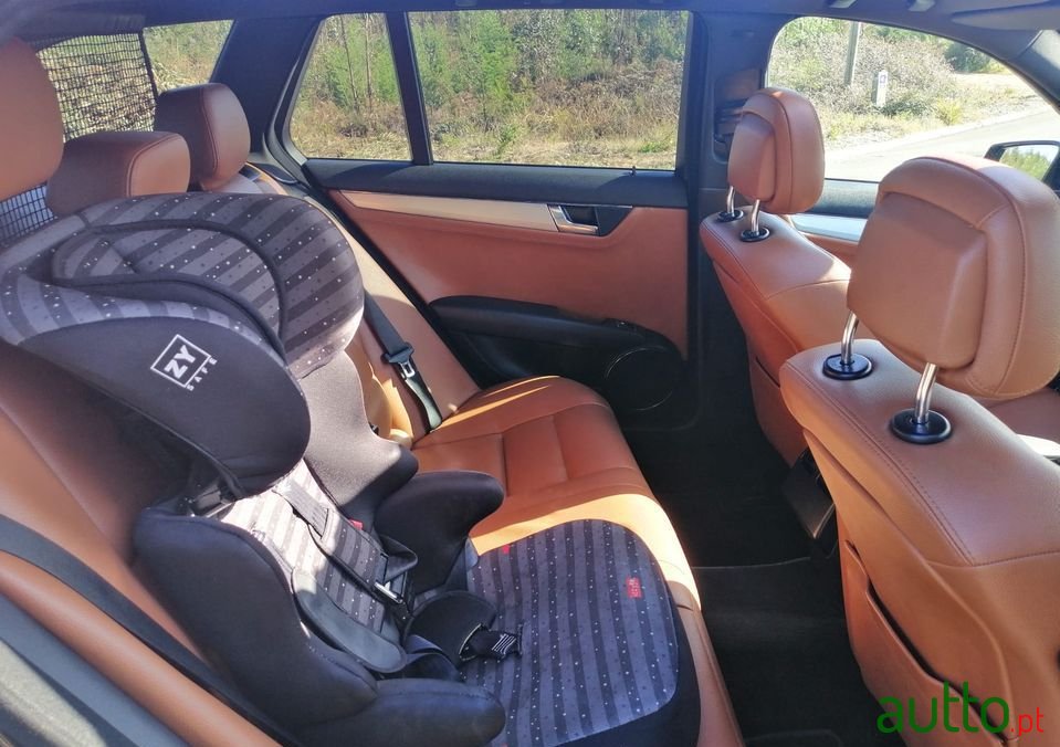 2009' Mercedes-Benz C-220 photo #6