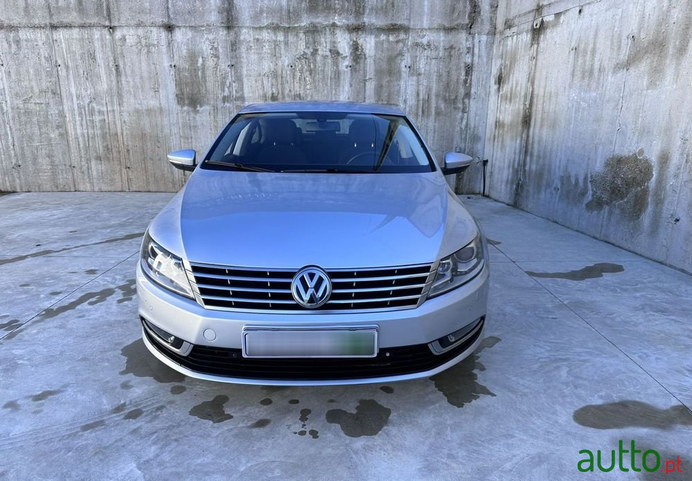 2012' Volkswagen Passat photo #3