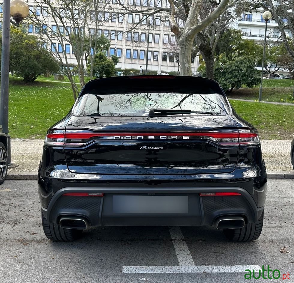 2022' Porsche Macan Standard photo #2