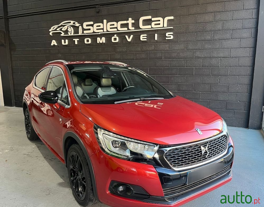 2017' DS Automobiles Ds4 Crossback photo #1