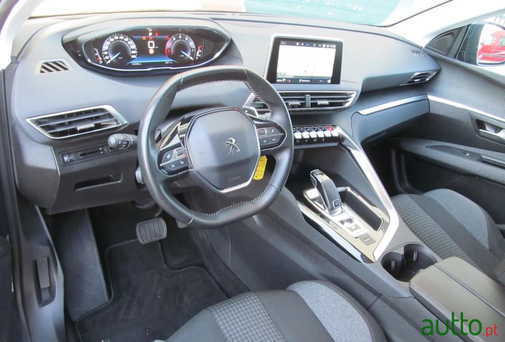 2020' Peugeot 3008 photo #3