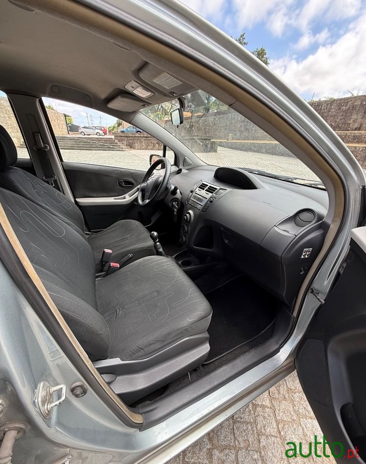 2010' Toyota Yaris 1.4 D-4D Ac Manual photo #6