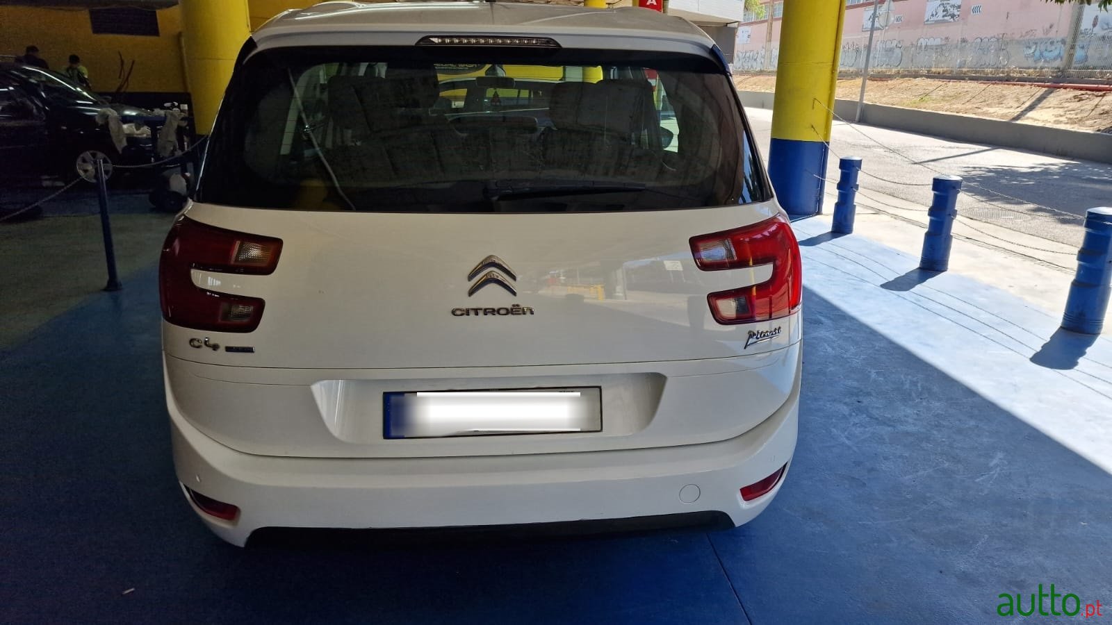 2016' Citroen C4 Grand Picasso photo #5