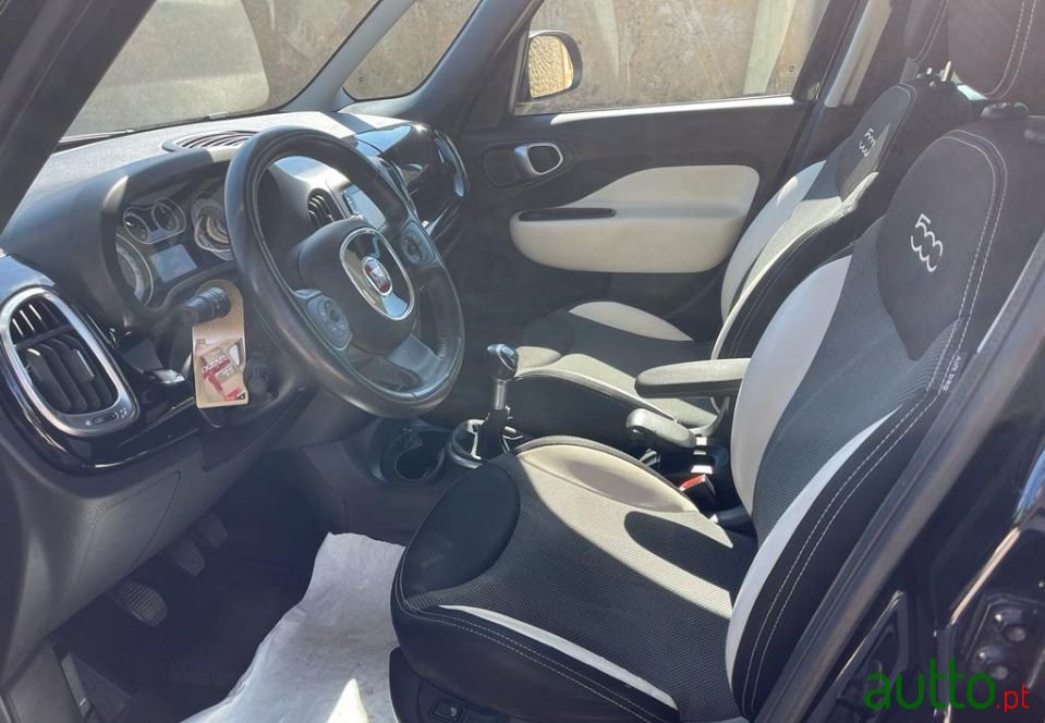 2014' Fiat 500L photo #6