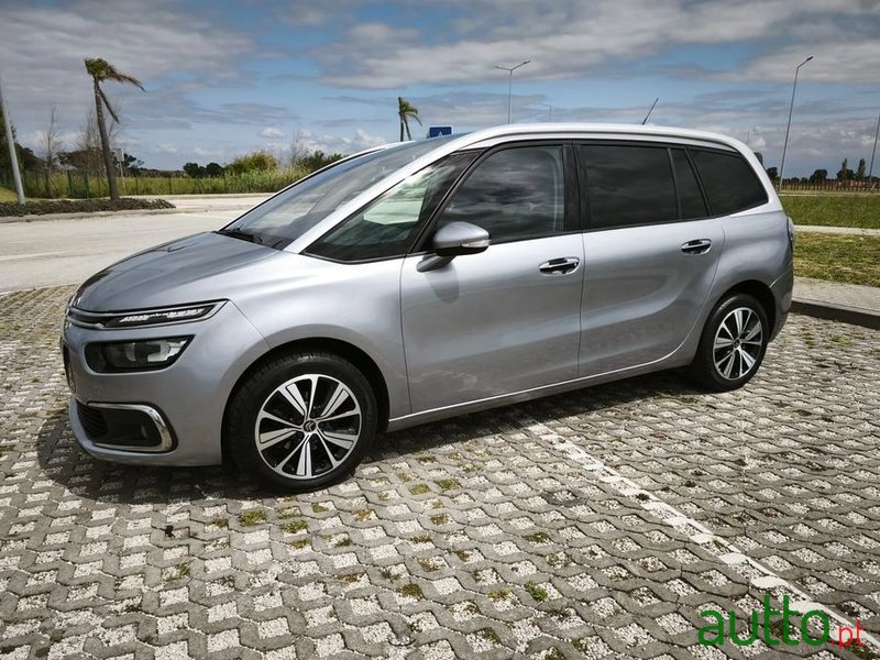 2017' Citroen C4 Grand Picasso photo #2