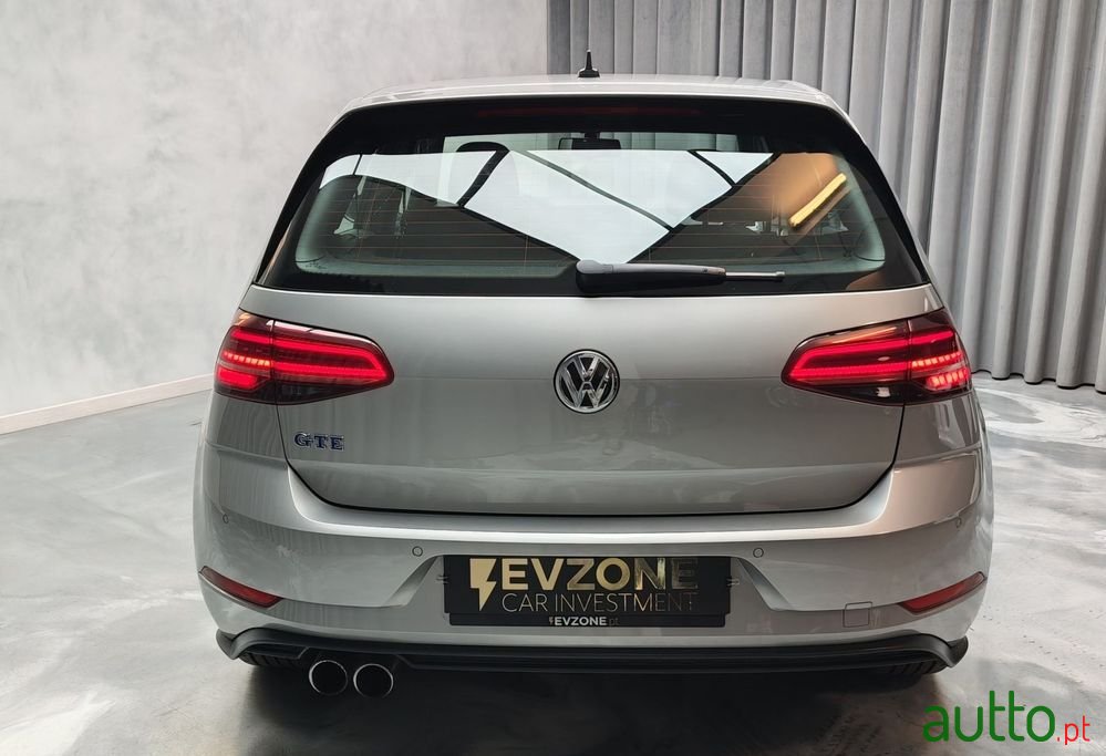 2018' Volkswagen Golf photo #5