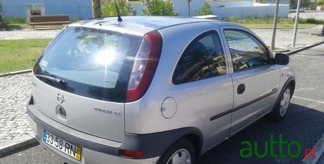 2001' Opel Corsa 1.2 16V Confort photo #2