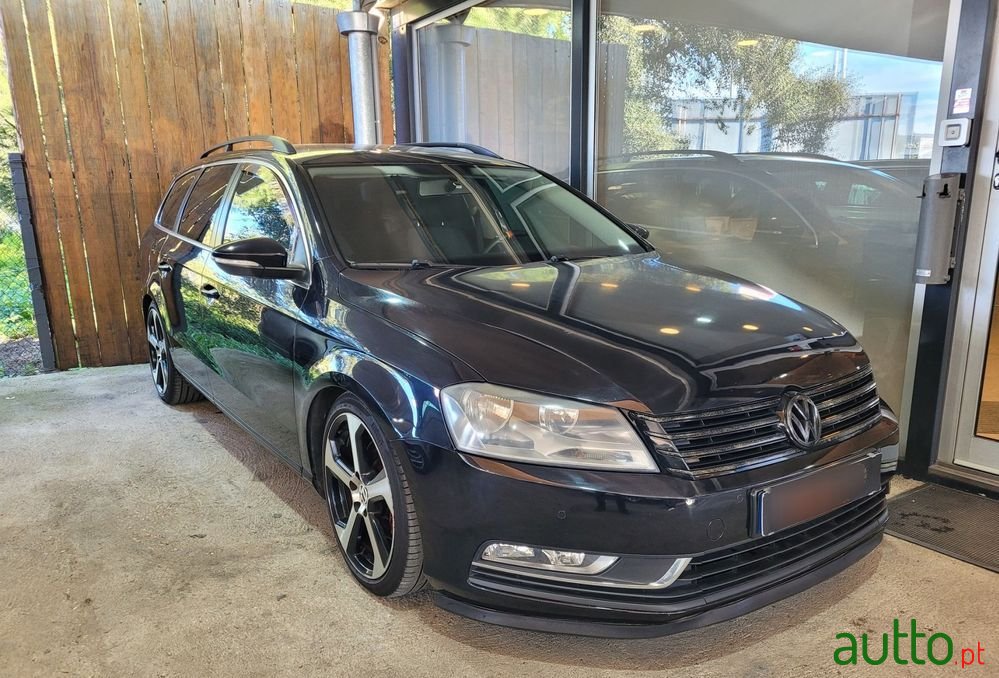 2013' Volkswagen Passat Variant photo #1