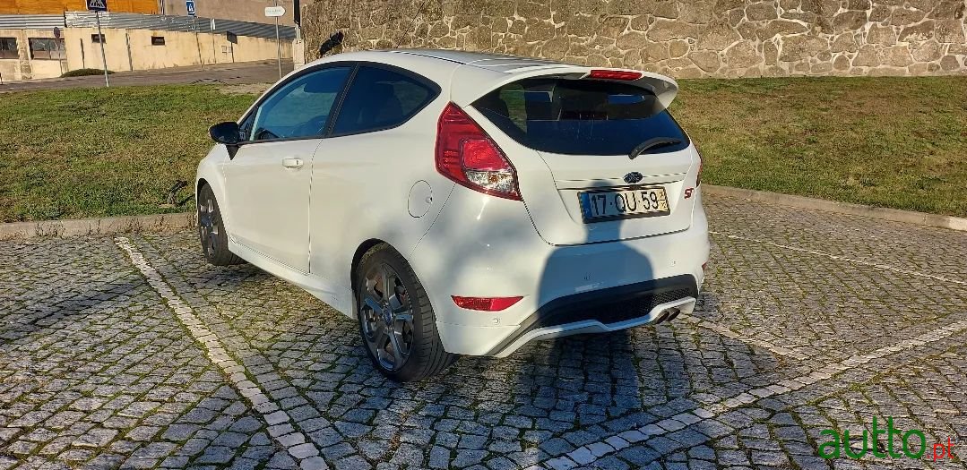 2014' Ford Fiesta photo #4