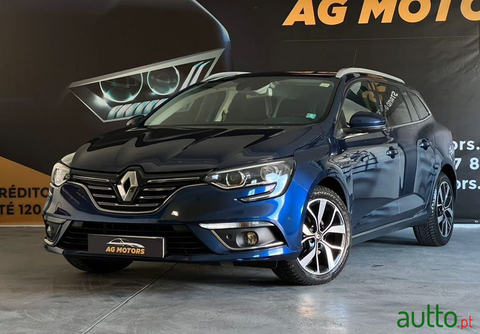 2018' Renault Megane Sport Tourer photo #2