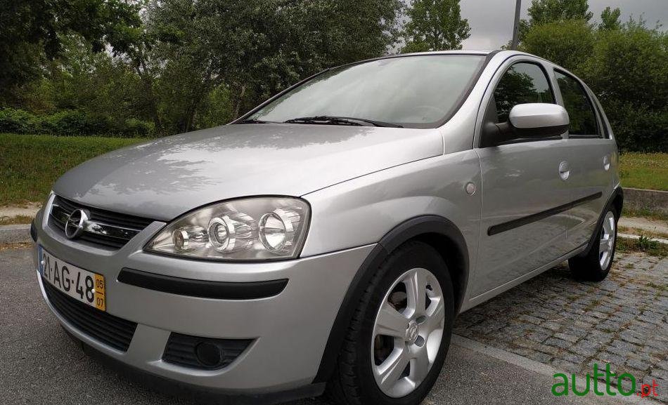 2005' Opel Corsa photo #1