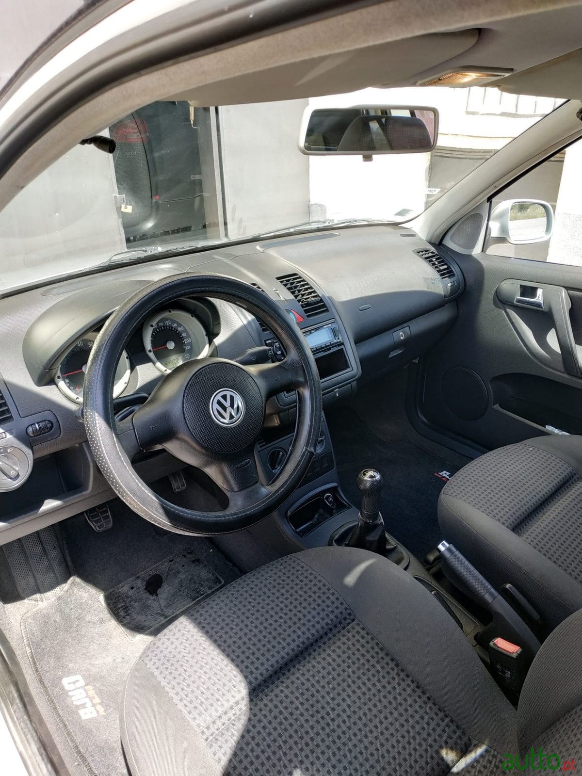 2001' Volkswagen Polo photo #2