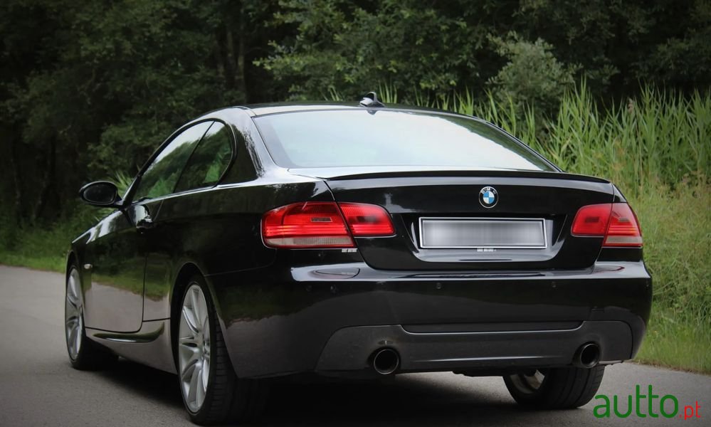 2008' BMW 320 D Coupe photo #2