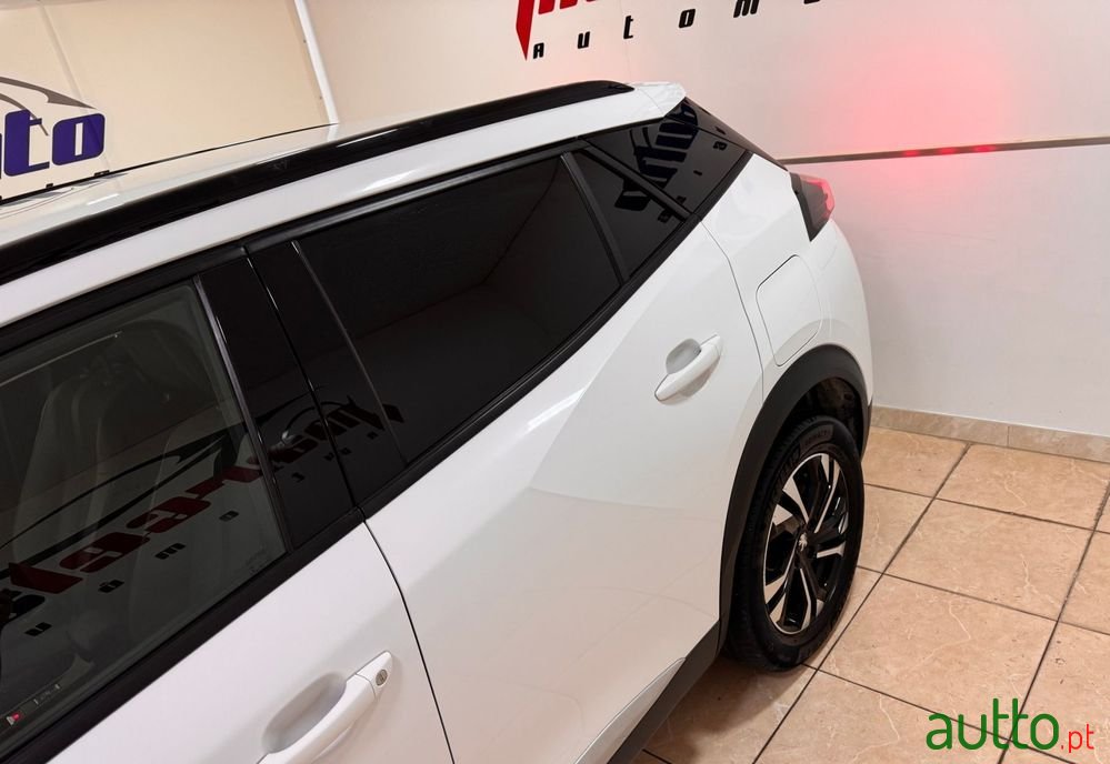 2021' Peugeot 2008 1.2 Puretech Allure photo #3