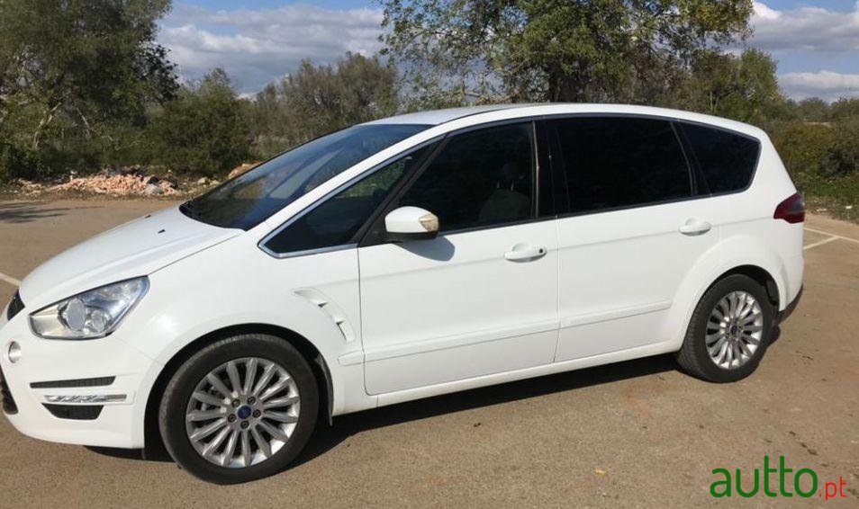 2011' Ford S-Max photo #2