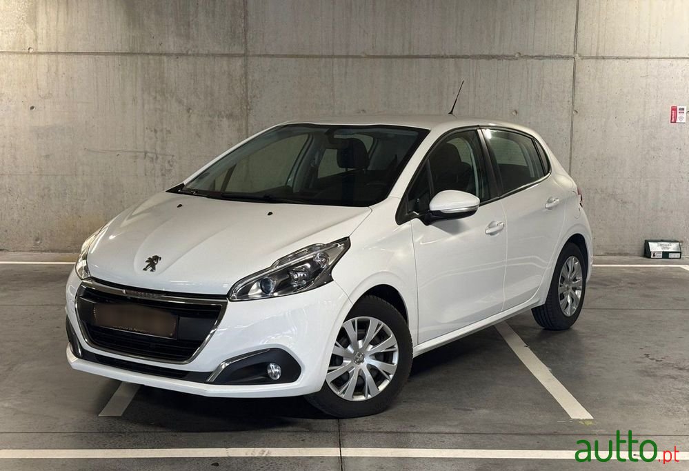 2019' Peugeot 208 photo #2