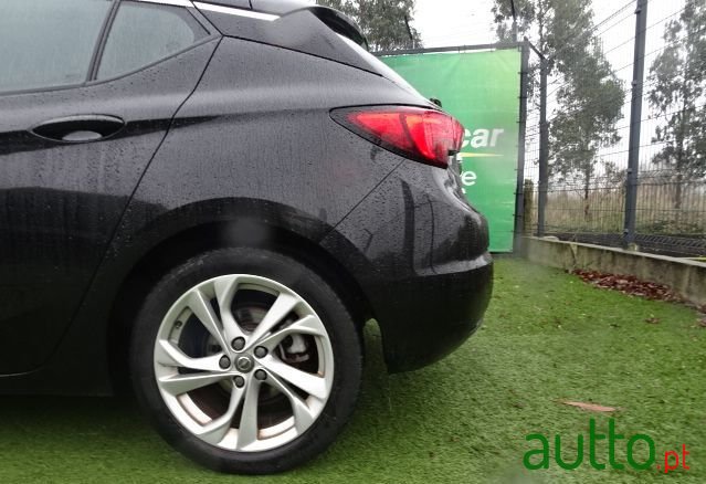 2019' Opel Astra photo #4